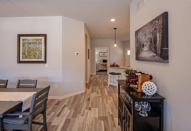 Beautifully maintained modern home with one level living space - photo 12