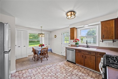 Welcome to 24 Sunbridge Drive! Lovingly maintained by its - photo 14