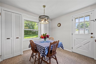Welcome to 24 Sunbridge Drive! Lovingly maintained by its - photo 15