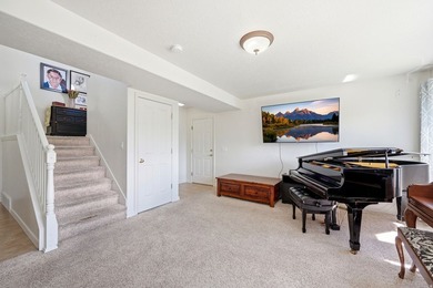 Welcome to this beautiful 3-bedroom, 2.5-bath home tucked away - photo 6