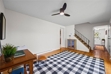 Welcome to 24 Sunbridge Drive! Lovingly maintained by its - photo 18