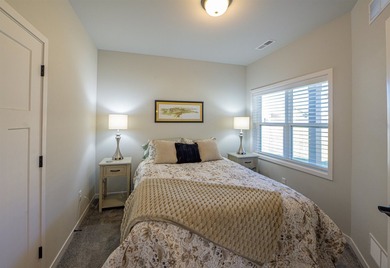 Beautifully maintained modern home with one level living space - photo 20