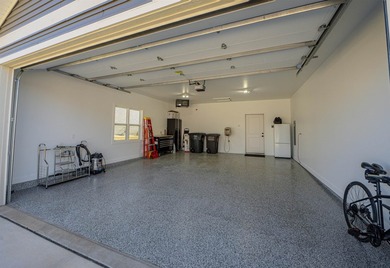 Beautifully maintained modern home with one level living space - photo 25
