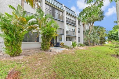 Discover the ease of ground-floor living in this charming condo - photo 27