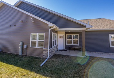 Beautifully maintained modern home with one level living space - photo 27