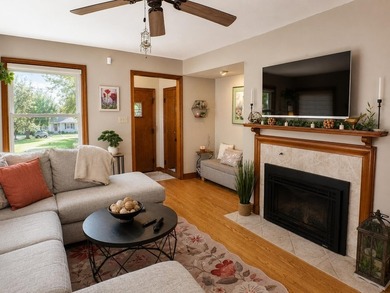 Nestled on the beautiful Eris St, in one of Racine's most - photo 9