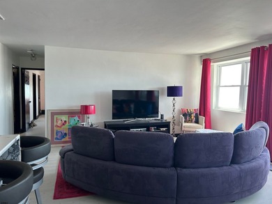 Beautifully renovated 2BR/2BA condo in Landmark Towers offering - photo 13