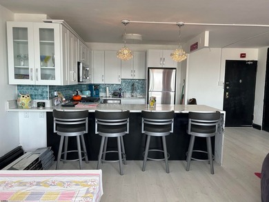 Beautifully renovated 2BR/2BA condo in Landmark Towers offering - photo 16