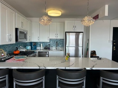 Beautifully renovated 2BR/2BA condo in Landmark Towers offering - photo 18