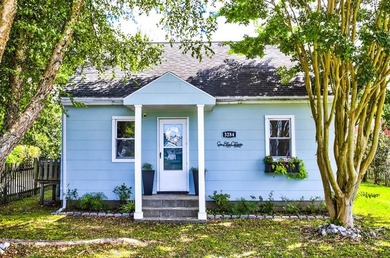 Step inside this beautifully remodeled 1960's Chincoteague - photo 1