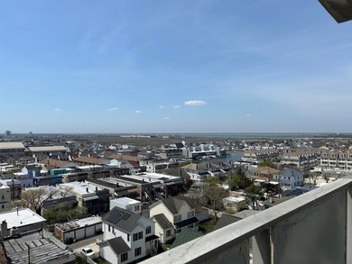 Beautifully renovated 2BR/2BA condo in Landmark Towers offering - photo 43