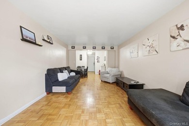 Nestled in the heart of Woodlawn, this immaculate and charming - photo 16