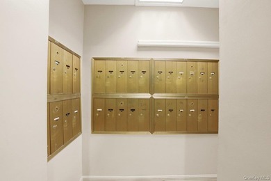 Nestled in the heart of Woodlawn, this immaculate and charming - photo 22