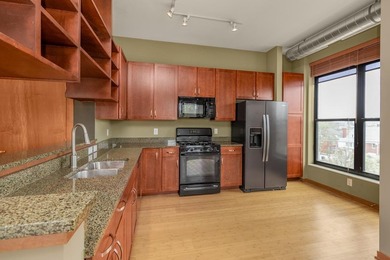 Rare opportunity to own a premium top-floor corner unit in Eat - photo 6