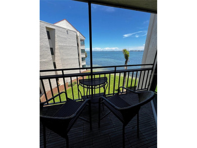 Welcome to La Puerta Del Sol, a serene waterfront retreat - photo 8