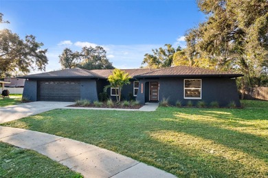 Lake Magdalene Home Sale Pending in Tampa Florida