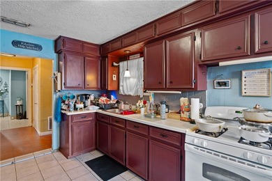 Welcome to 1506 Devon Dr - a well-kept Corpus Christi home - photo 5