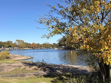 Lake Lot For Sale in Kingsland, Texas