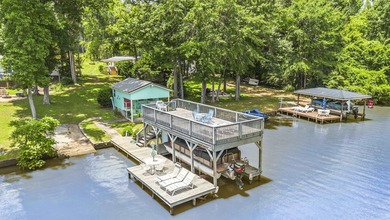 Dollbaby turn keylake property! SUPERB LOCATION! Just bring your - photo 9