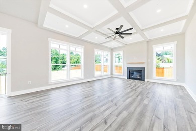 Welcome to Woodridge, where refined lake living meets modern - photo 9