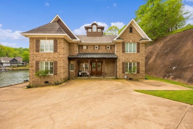 Lake Home For Sale in Savannah, Tennessee