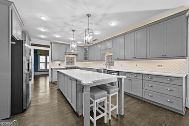 The seller has poured over $100,000 into transforming this - photo 18