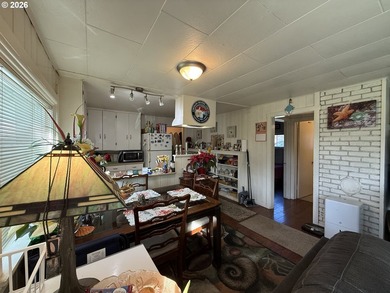 Great opportunity to purchase a duplex on a large lot with - photo 18
