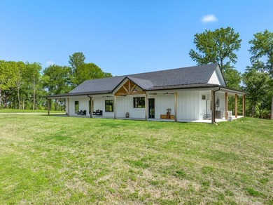 Within 1 hour of Dallas- World-class 408+/- acre hunting resort - photo 21