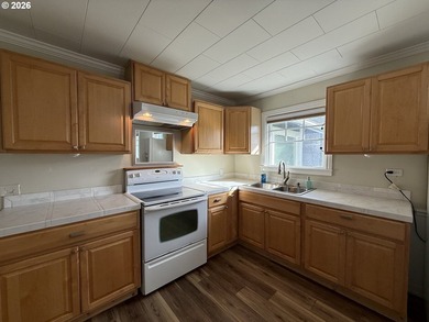 Great opportunity to purchase a duplex on a large lot with - photo 33