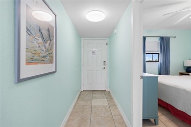 Welcome to your light, bright coastal escape on the shores of - photo 6