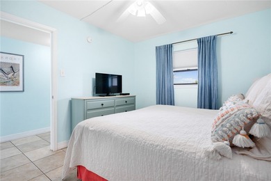 Welcome to your light, bright coastal escape on the shores of - photo 8
