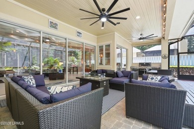 Beautifully maintained Berkeley Hall townhome offering elegant - photo 15
