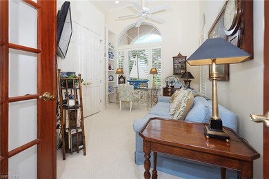 Lovely home with a bright southern exposure. Situated on the 700 - photo 17
