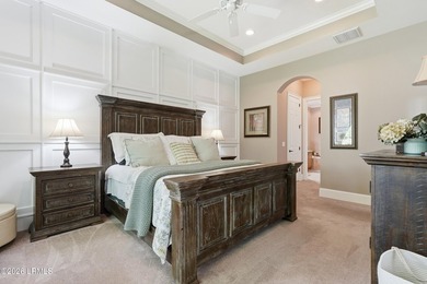 Beautifully maintained Berkeley Hall townhome offering elegant - photo 34