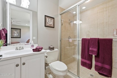 Beautifully maintained Berkeley Hall townhome offering elegant - photo 43