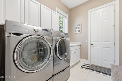 Beautifully maintained Berkeley Hall townhome offering elegant - photo 44