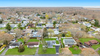 Welcome to this inviting 4-bedroom, 2-bathroom expanded Cape - photo 4