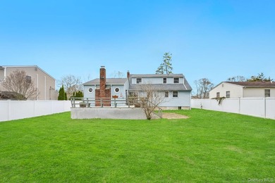 Welcome to this inviting 4-bedroom, 2-bathroom expanded Cape - photo 7