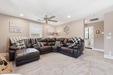 Beautifully maintained Berkeley Hall townhome offering elegant - photo 49