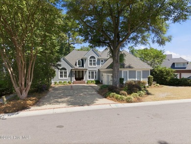 Beautifully reimagined and ideally positioned in the heart of - photo 3