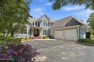 Beautifully reimagined and ideally positioned in the heart of - photo 4