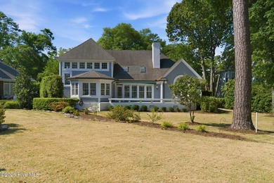 Beautifully reimagined and ideally positioned in the heart of - photo 8
