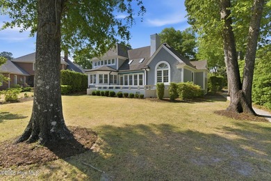 Beautifully reimagined and ideally positioned in the heart of - photo 9