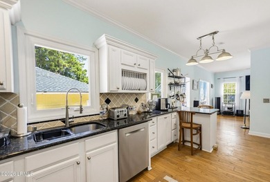 Beautiful Battery Point home with double porches and excellent - photo 12