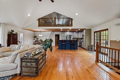 Gorgeous Contemporary Home set on a private lot! OPEN HOUSE July - photo 3