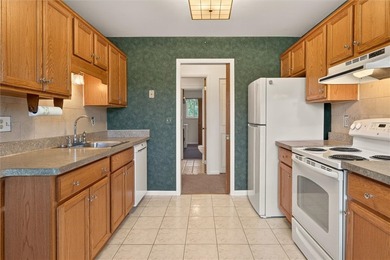 If you desire a ranch style home, but want less maintenance and - photo 24