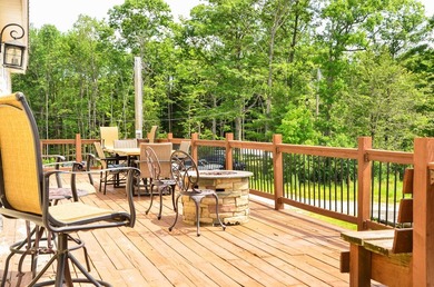 Gorgeous Contemporary Home set on a private lot! OPEN HOUSE July - photo 8