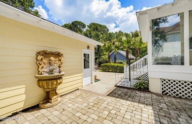 Beautiful Battery Point home with double porches and excellent - photo 30