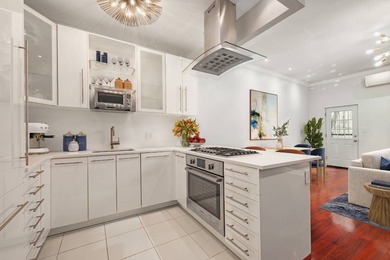 Turnkey Three-Family Townhouse with Private Garden, Significant - photo 3