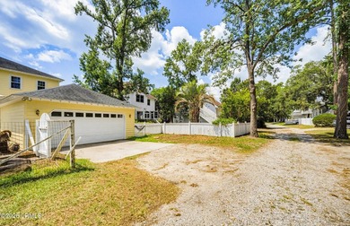 Beautiful Battery Point home with double porches and excellent - photo 35